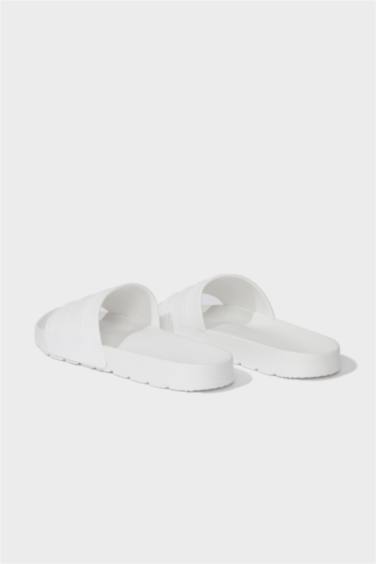 شبشب نسائي إيفا بكعب مسطح بشريط مزدوج