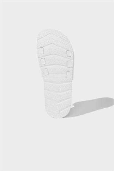 شبشب نسائي إيفا بكعب مسطح بشريط مزدوج