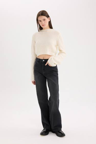 بنطلون جينز قصة مستقيمة واسعة بخصر عالي