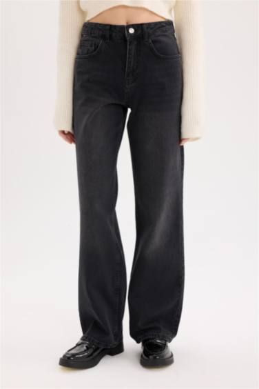 بنطلون جينز قصة مستقيمة واسعة بخصر عالي