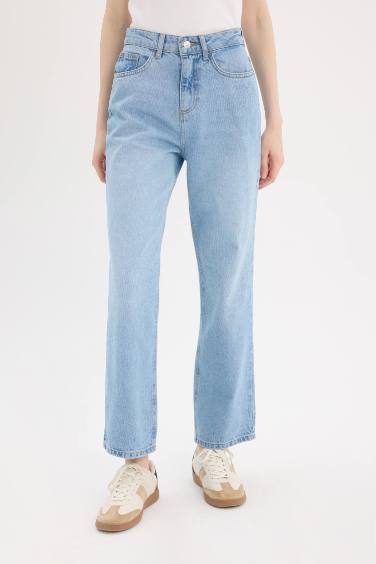 Straight Fit High Waist Ankle Length Washed Jeans