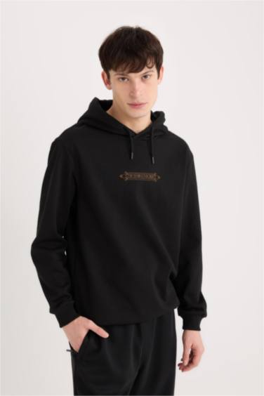Regular Fit Kapüşonlu Sırt Baskılı Sweatshirt