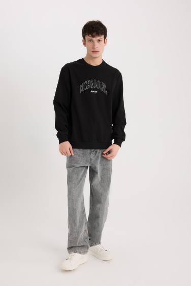 سويت شيرت مطبوع قصة عادية برقبة مستديرة