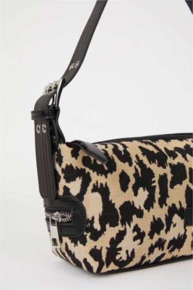 Woman Leopard Patterned Faux Leather Shoulder Bag