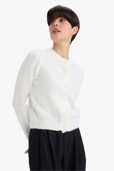 كارديجان تريكو ملمس ناعم قصة عادية برقبة مستديرة