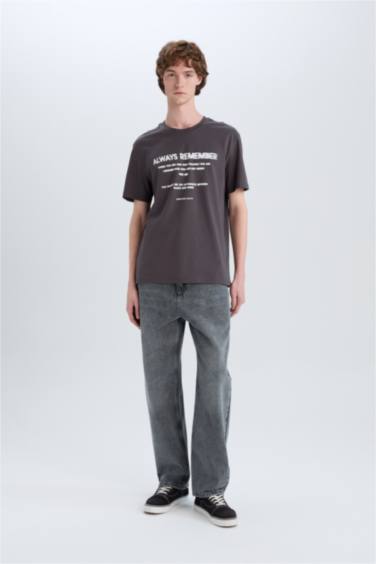 تيشيرت مطبوع قصة عادية برقبة مستديرة