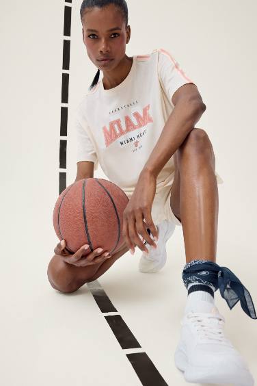 تيشيرت اوفر سايز نص كم من DeFactoFit