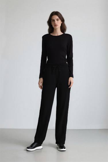 توب فيسكوز أسود من Fall in Love