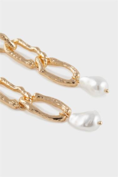 Woman Pearl Chain Detailed Earrings