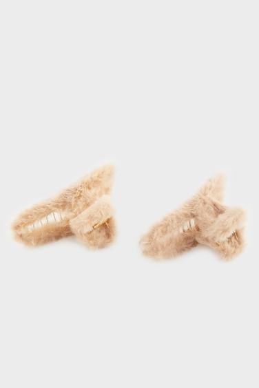 Woman Plush 2 Piece Latch Hair Clips