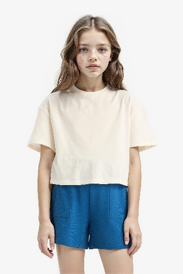 Girl Elastic Waist Pocketed Shorts