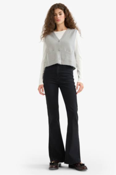 Regular Fit V-Neck Pocketed Vest