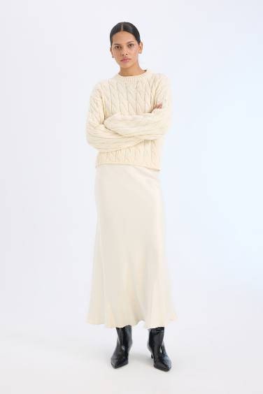 تنورة ميدي من ستان قصة A