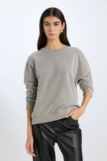 Oversize Fit Crew Neck Basic Sweatshirt