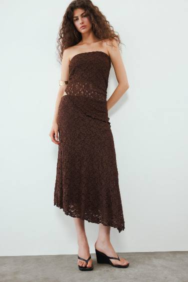 A Cut Lace Normal Waist Midi Knitted Skirt