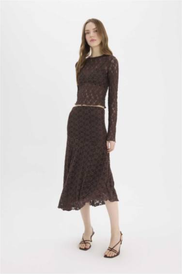 A Cut Lace Normal Waist Midi Knitted Skirt