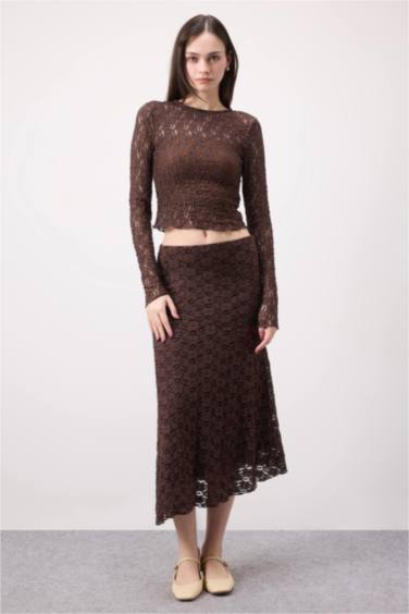 T-shirt slim en dentelle à col rond et manches longues