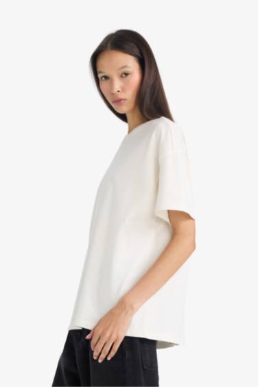 Oversize Geniş Kalıp Bisiklet Yaka Basic Düz Beyaz Kısa Kollu Tişört