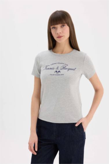 تيشيرت نص كم قصة عادية برقبة مستديرة