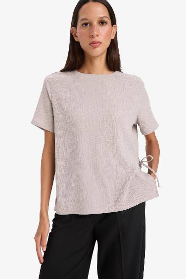 Регулярная посадка футболка с коротким рукавом и круглым вырезом