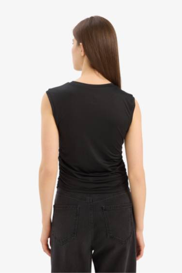 فانيلة سليم فيت بياقة مستديرة