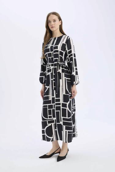 Regular Fit Crew Neck Patterned Belted Maxi Dress