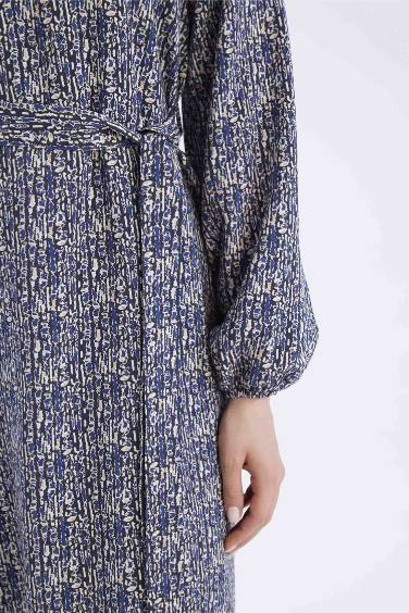 فستان طويل مطبوع قصة عادية برقبة مستديرة و حزام