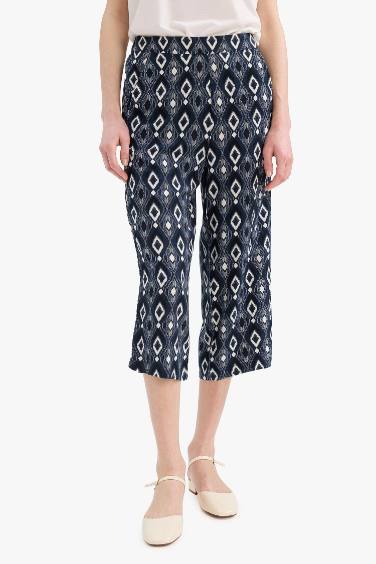 Pantacourt à coupe droite