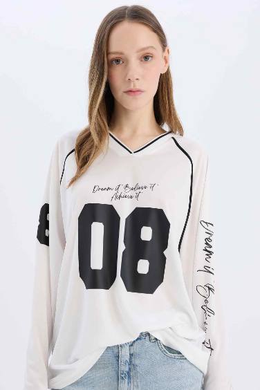 Oversize Fit V-Neck Printed T-Shirt