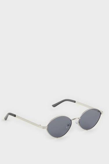 Man Round Metal Sunglasses