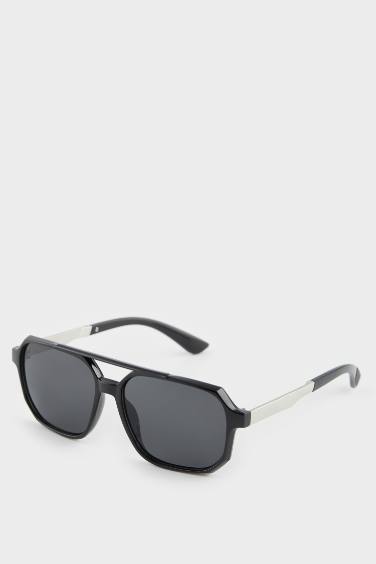 Man Square Sunglasses