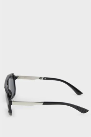 Man Square Sunglasses