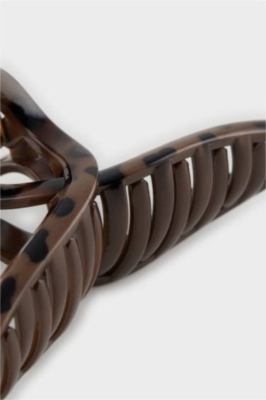 Woman Leopard Patterned Latch Hair Clip