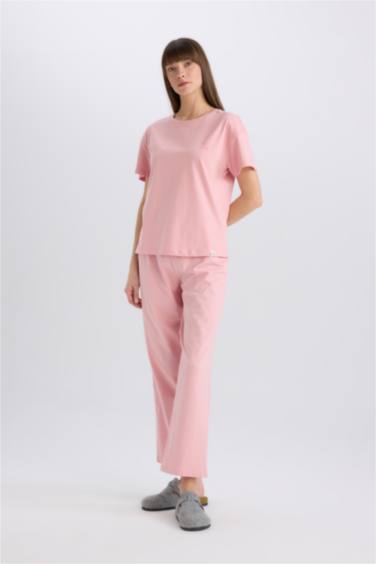 طقم بيجامة من قطعتين قصة عادية بأكمام قصيرة من Fall in Love