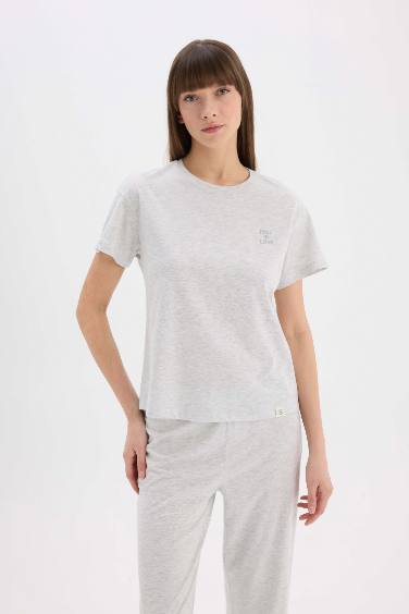 طقم بيجاما قصة عادية نص كم من Fall in Love - قطعتين