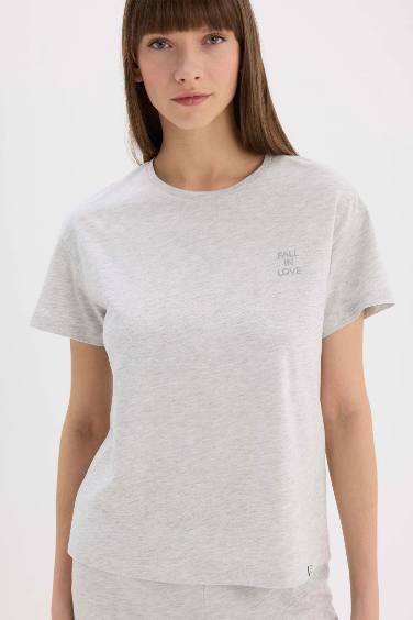 طقم بيجاما قصة عادية نص كم من Fall in Love - قطعتين