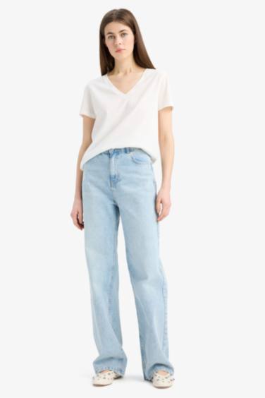 Regular Fit V Yaka Basic Düz Penye Kısa Kollu Tişört