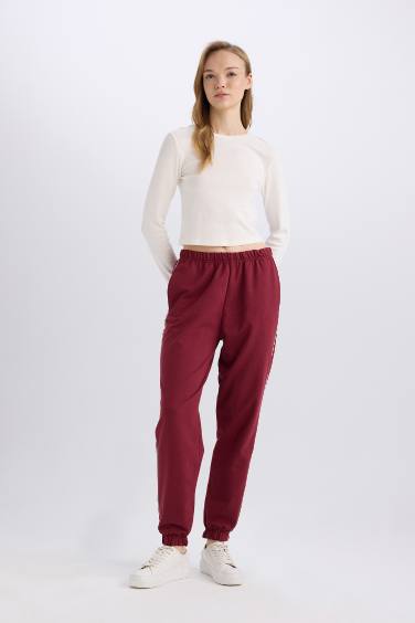 Pocketed Flexible Waist Narrow Leg Burgundy Jogger Sweatpants