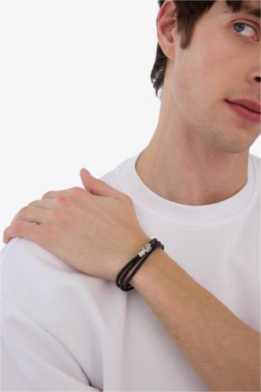 اسورة رجالي اسود من AtolyeWolf x DeFacto