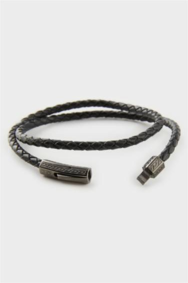 اسورة رجالي اسود من AtolyeWolf x DeFacto