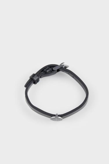 اسورة رجالي اسود من AtolyeWolf x DeFacto