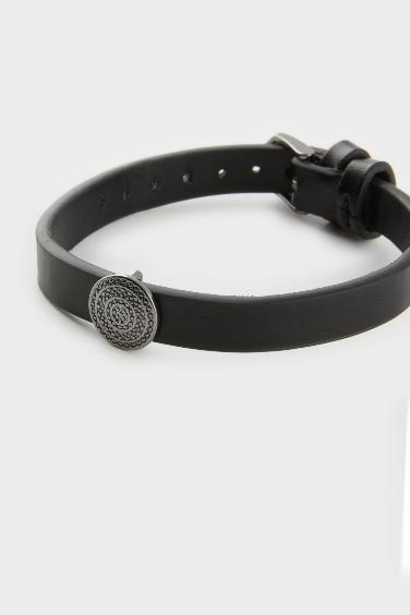 اسورة رجالي اسود من AtolyeWolf x DeFacto