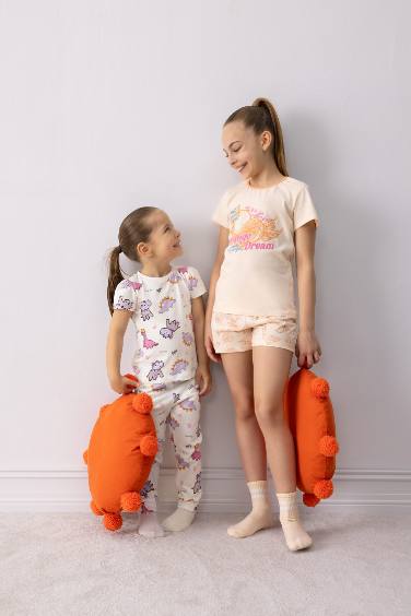 Kız Çocuk Pijama Takımı Baskılı Kısa Kollu Üst Desenli Şort