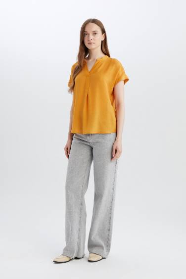 Regular Fit Crew Neck Short Sleeve Blouse