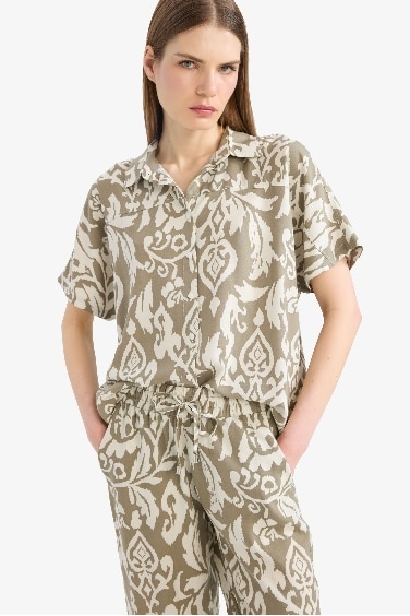 Regular Fit Shirt Collar Printed Short Sleeve Shirt