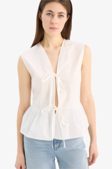Slim Fit V-Neck Sleeveless Blouse