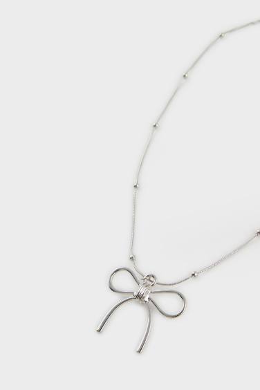 قلادة نسائي فضي