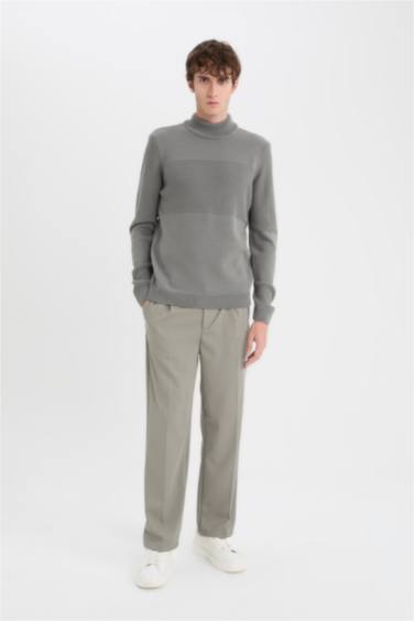 Standart Fit Yarım Balıkçı Yaka Triko Kazak