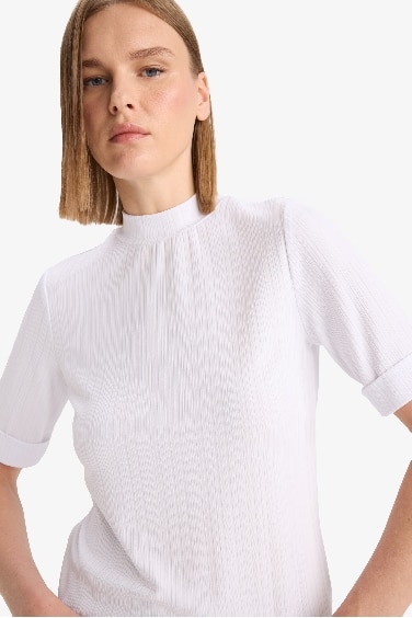 Woman Short Sleeve T-Shirt