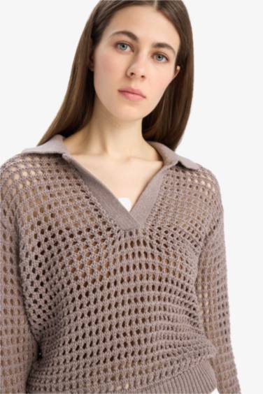 Трикотажный свитер-поло свободного кроя с ажурным узором